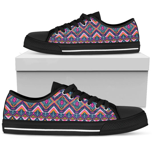 Indian Navajo Pink Themed Design Print Women Low Top Shoes