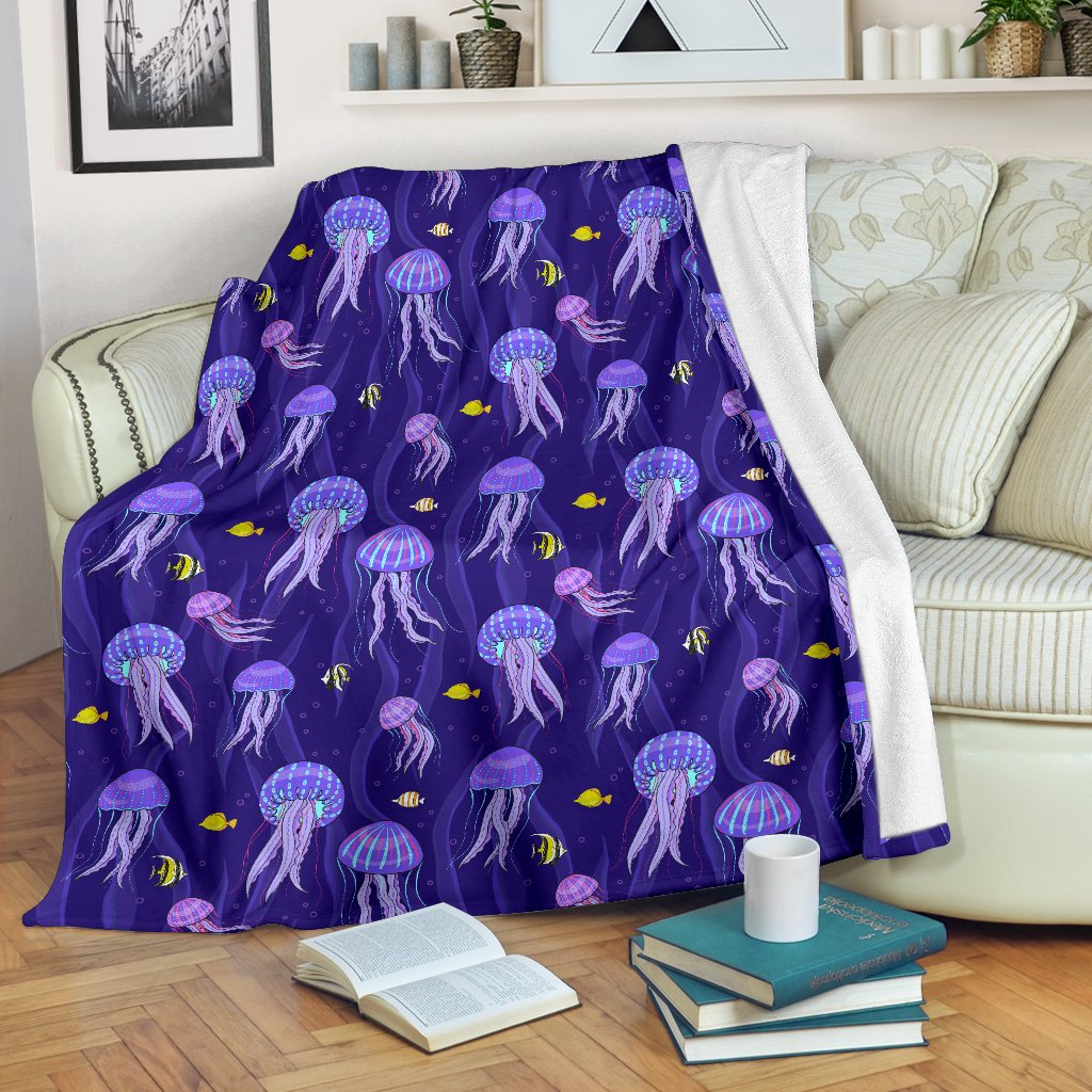 Jellyfish Style Print Fleece Blanket