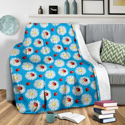 Ladybug With Daisy Themed Print Pattern Fleece Blanket