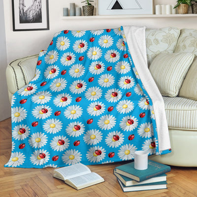 Ladybug With Daisy Themed Print Pattern Fleece Blanket