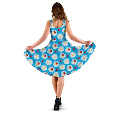 Ladybug with Daisy Themed Print Pattern Sleeveless Dress