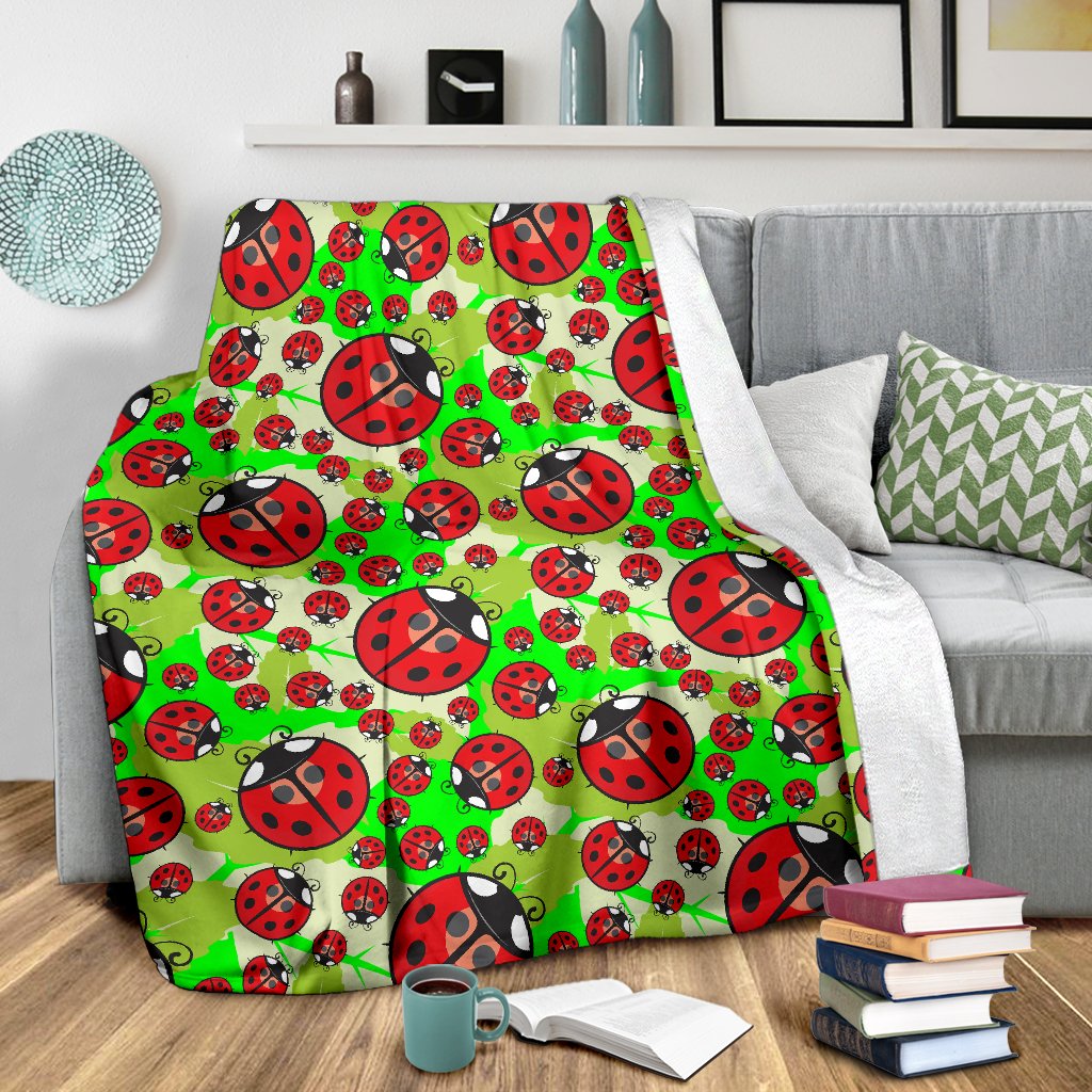 Ladybug With Leaf Print Pattern Fleece Blanket