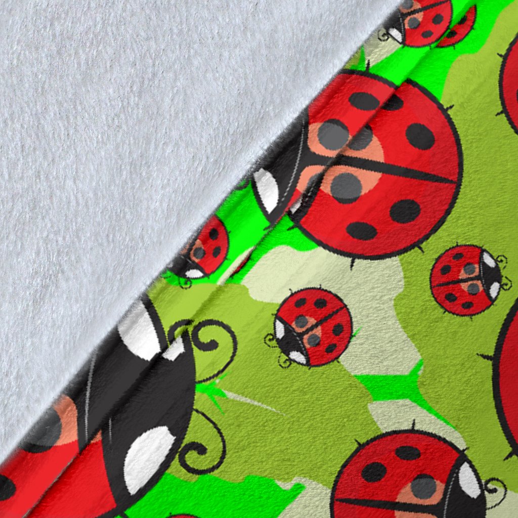 Ladybug With Leaf Print Pattern Fleece Blanket