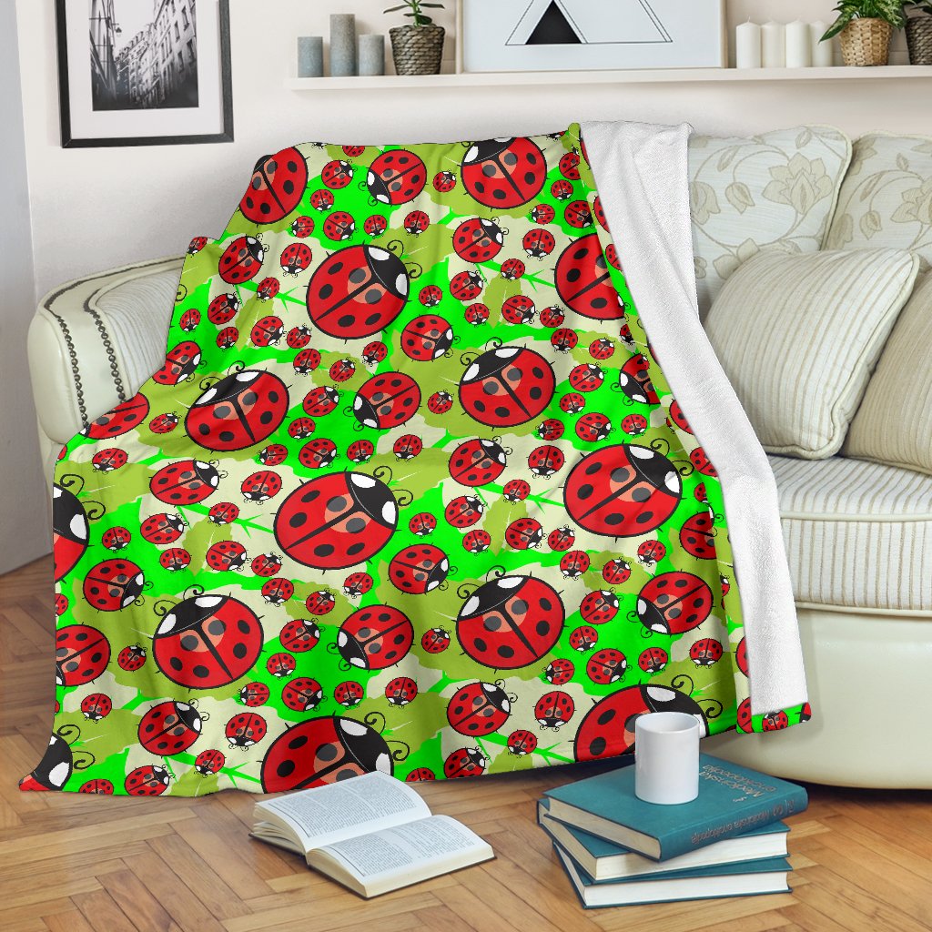 Ladybug With Leaf Print Pattern Fleece Blanket