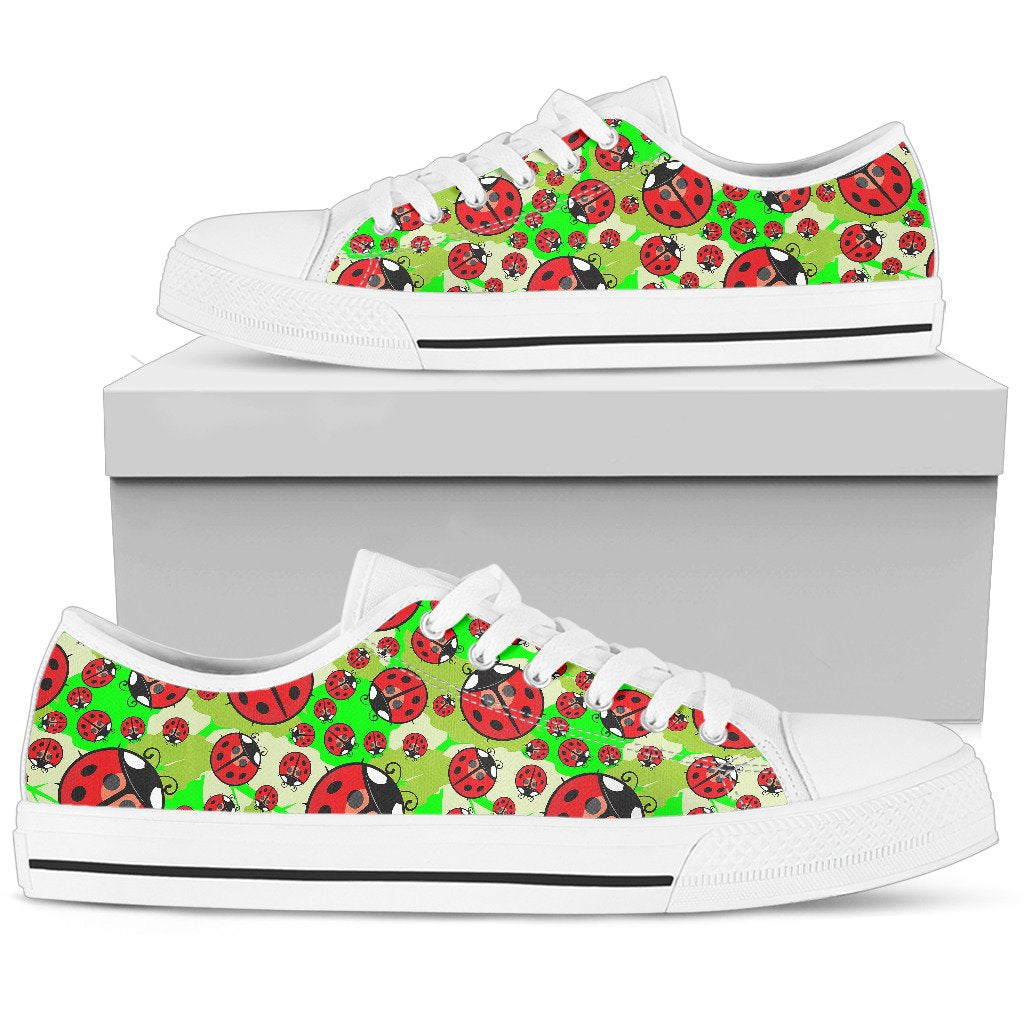 Ladybug with Leaf Print Pattern Women Low Top Shoes