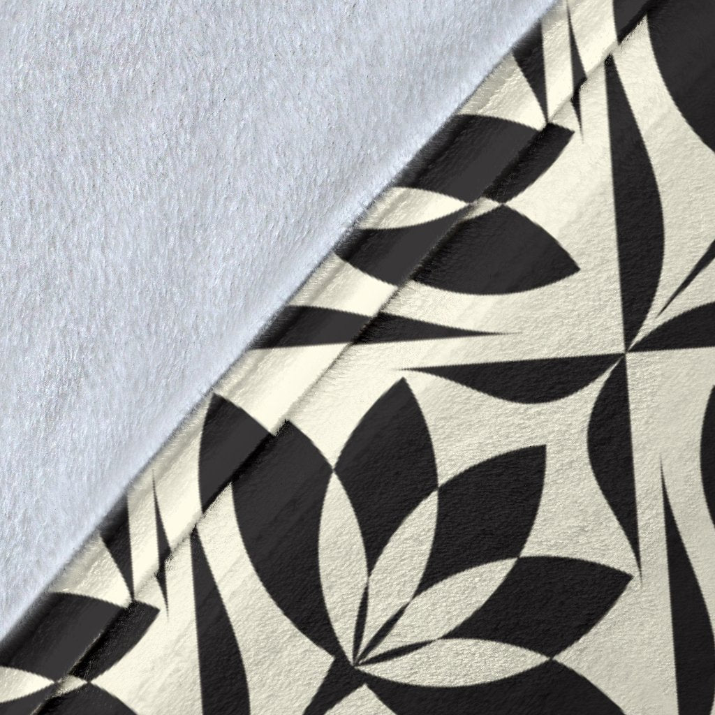 Lotus Pattern Print Fleece Blanket