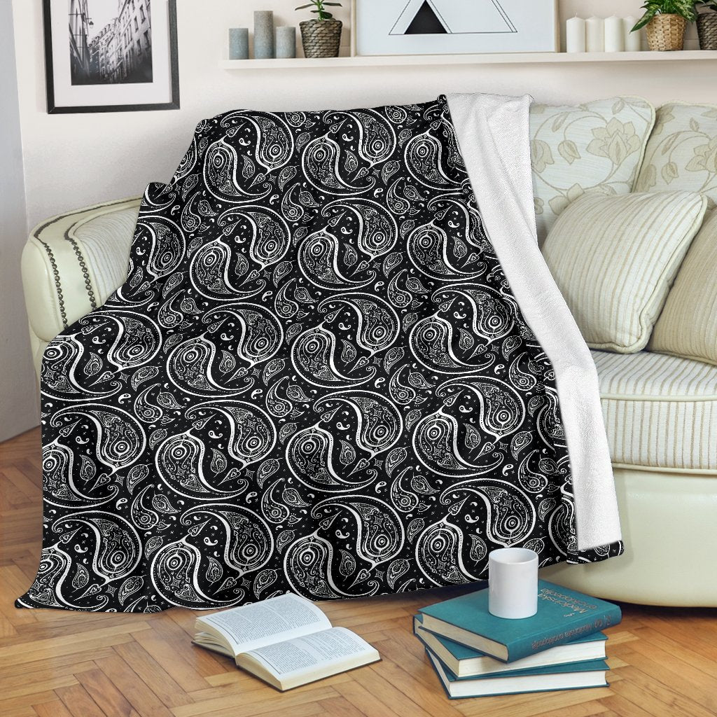 Paisley Black Design Print Fleece Blanket