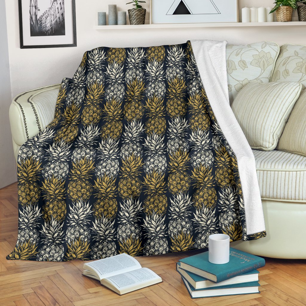 Pineapple Print Design Pattern Fleece Blanket