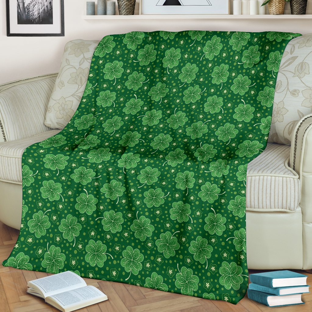 Shamrock Design Print Fleece Blanket