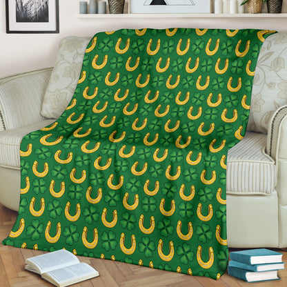 Shamrock Horseshoes Print Pattern Fleece Blanket