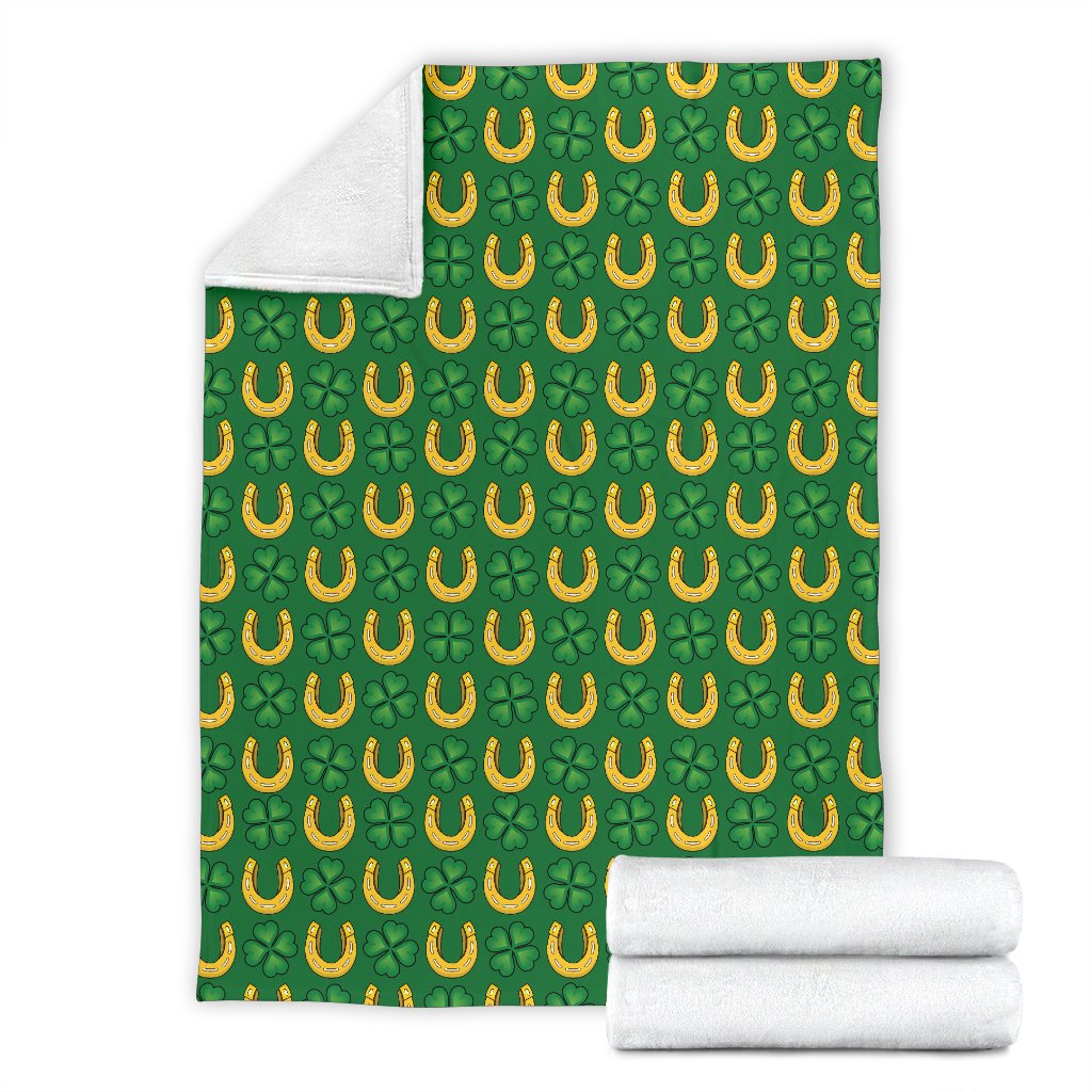 Shamrock Horseshoes Print Pattern Fleece Blanket