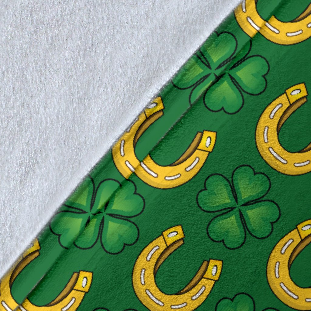 Shamrock Horseshoes Print Pattern Fleece Blanket