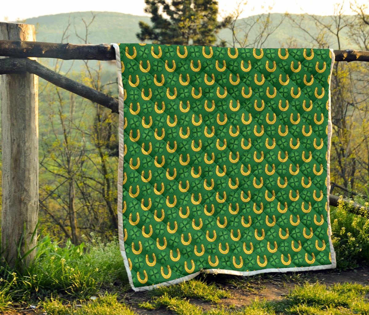 Shamrock Horseshoes Print Pattern Premium Quilt-JTAMIGO.COM