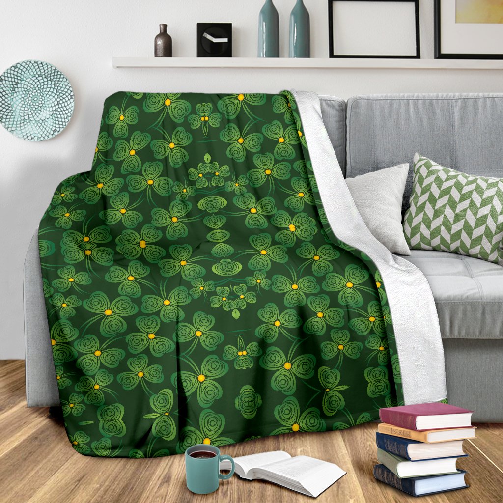 Shamrock Pattern Fleece Blanket