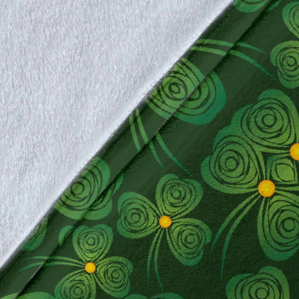 Shamrock Pattern Fleece Blanket
