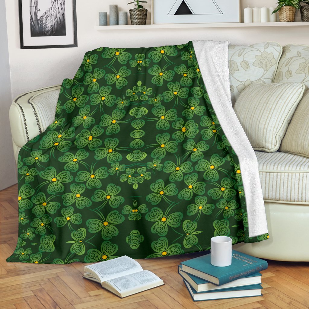 Shamrock Pattern Fleece Blanket