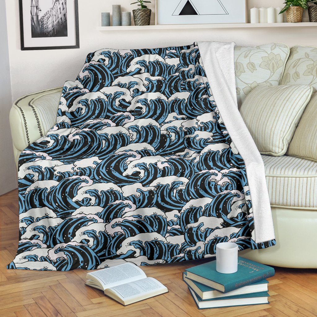 Surf Wave Pattern Print Fleece Blanket