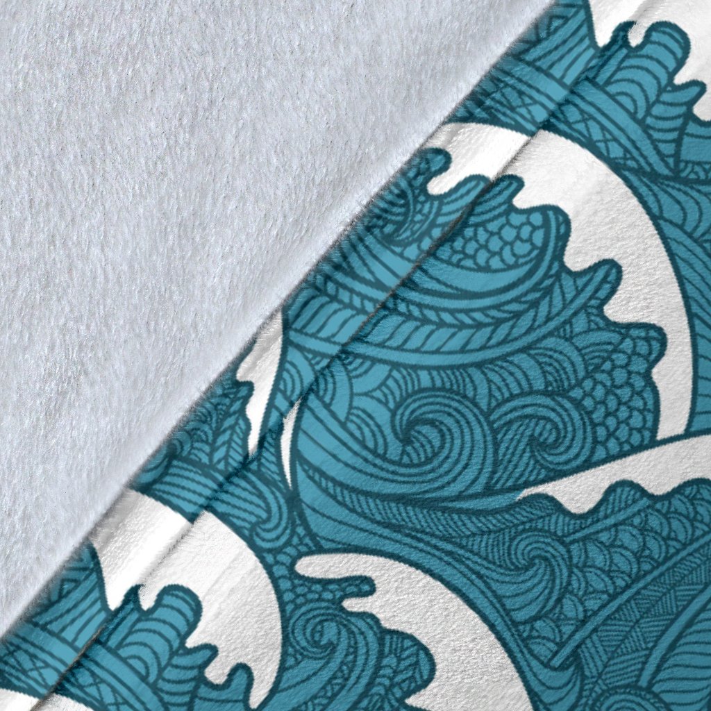 Surf Wave Tribal Design Fleece Blanket
