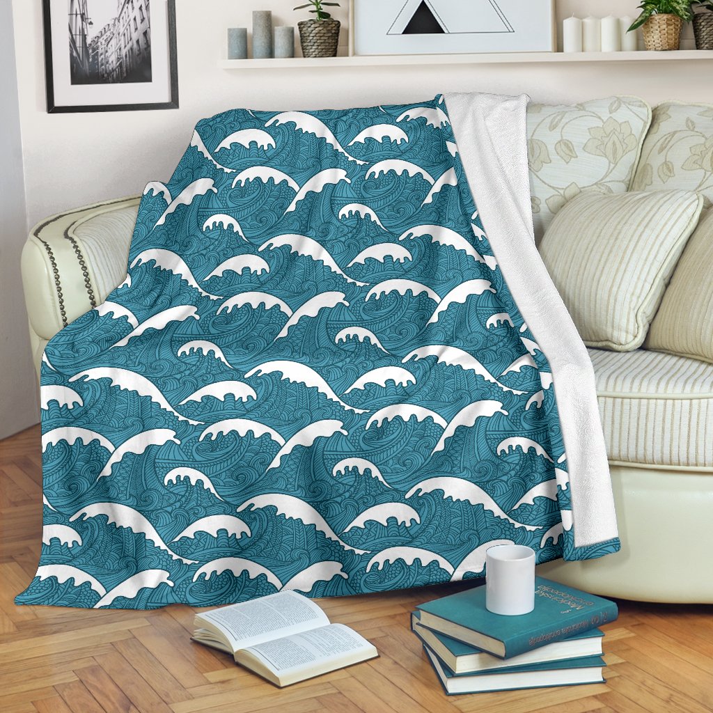 Surf Wave Tribal Design Fleece Blanket