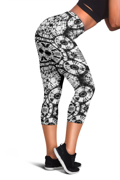 Tie Dye Black White Design Print Women Capris