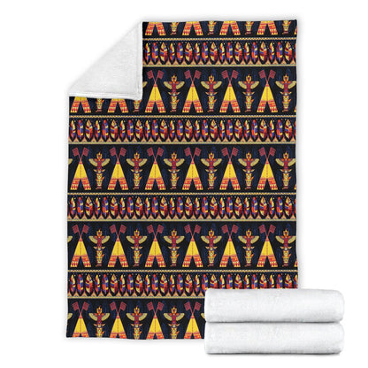 Totem Pole Design Fleece Blanket