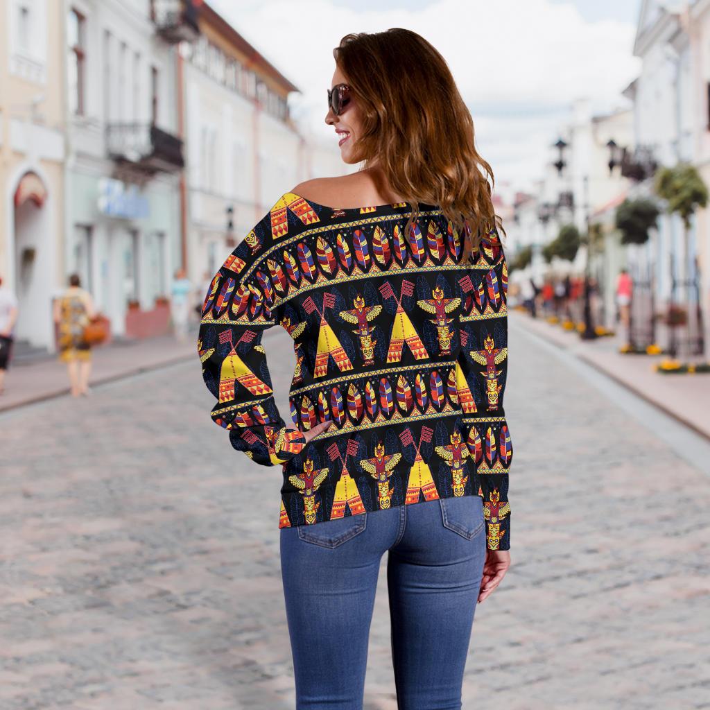 Totem Pole Design Off Shoulder Sweatshirt