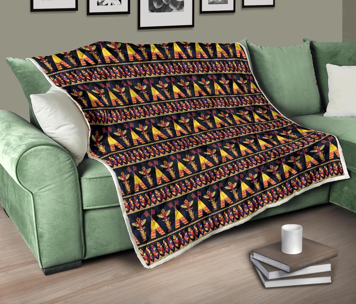 Totem Pole Design Premium Quilt-JTAMIGO.COM