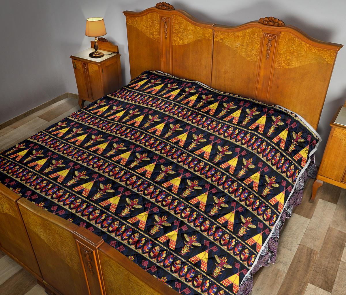 Totem Pole Design Premium Quilt-JTAMIGO.COM