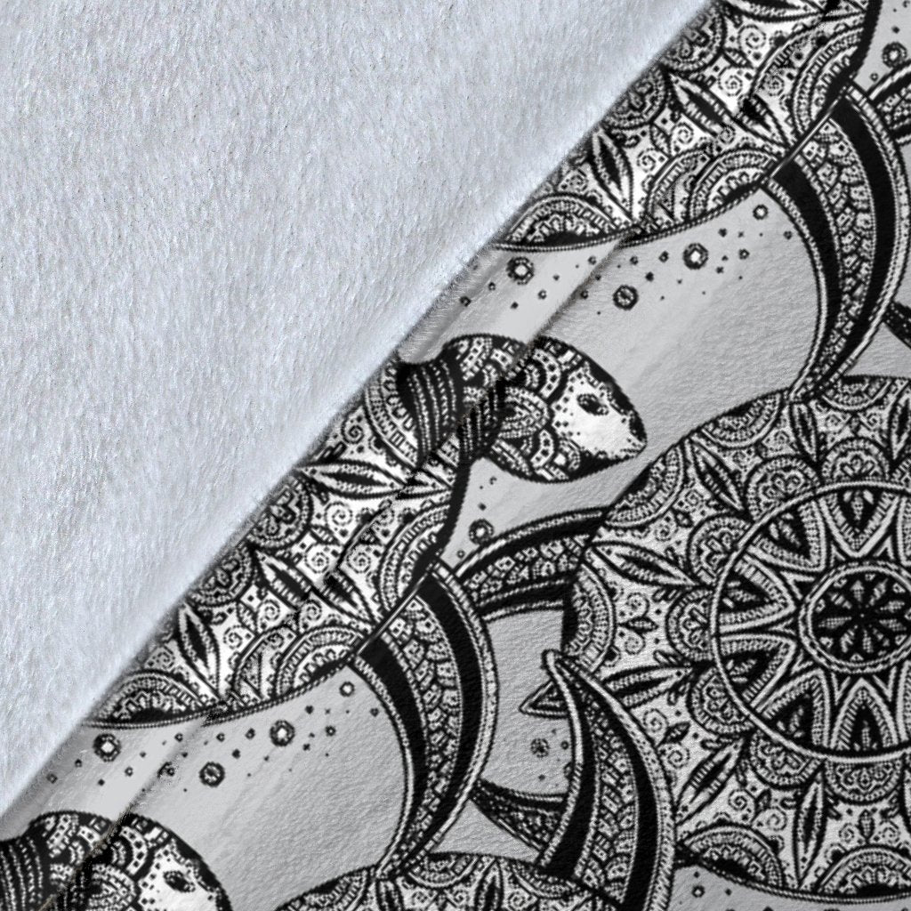 Tribal Turtle Polynesian Themed Print Fleece Blanket