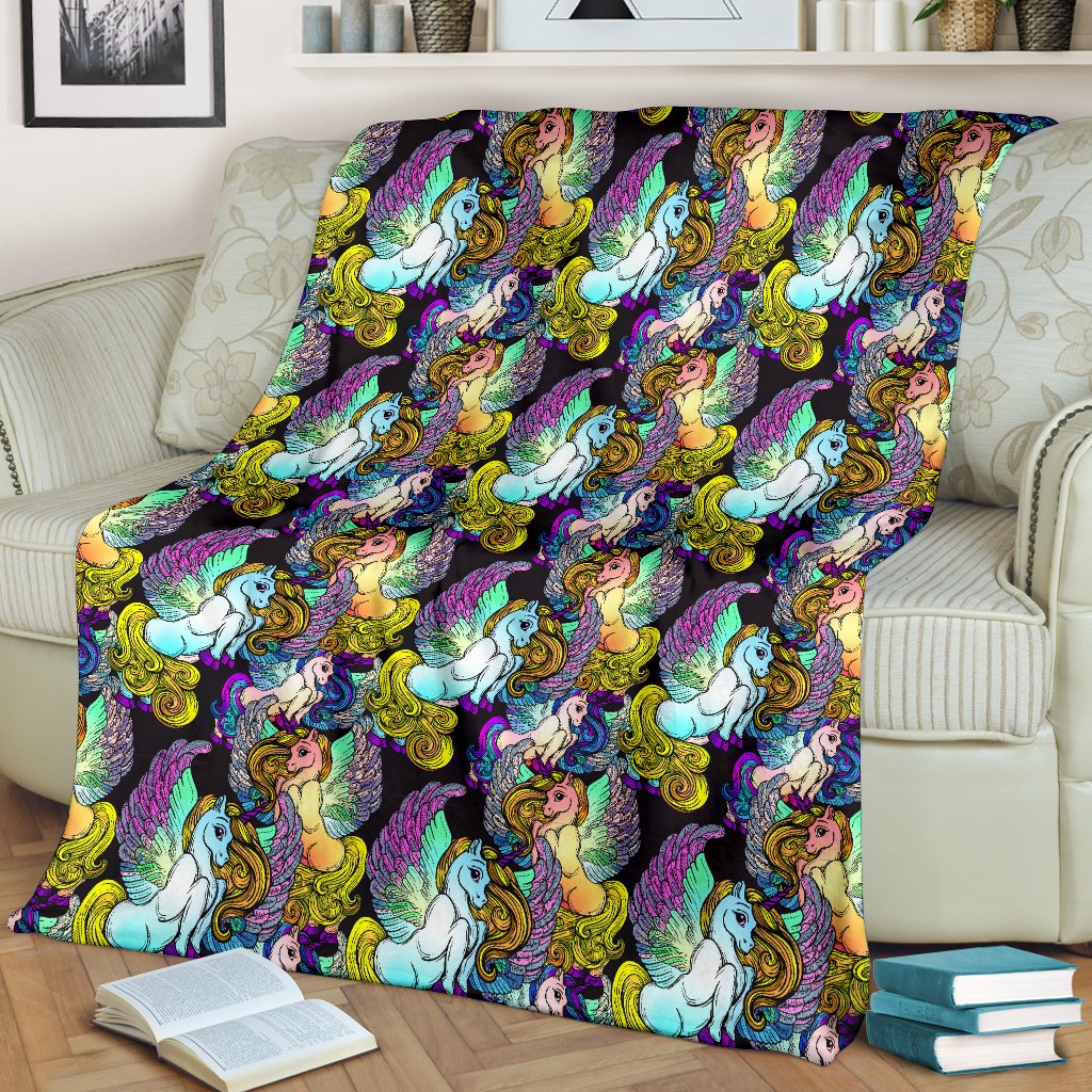 Unicorn With Wings Print Pattern Fleece Blanket