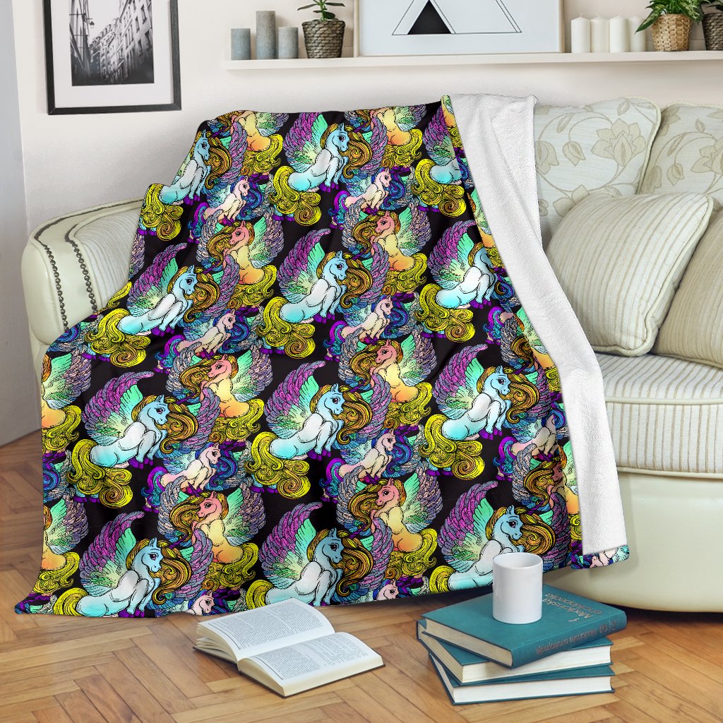 Unicorn With Wings Print Pattern Fleece Blanket
