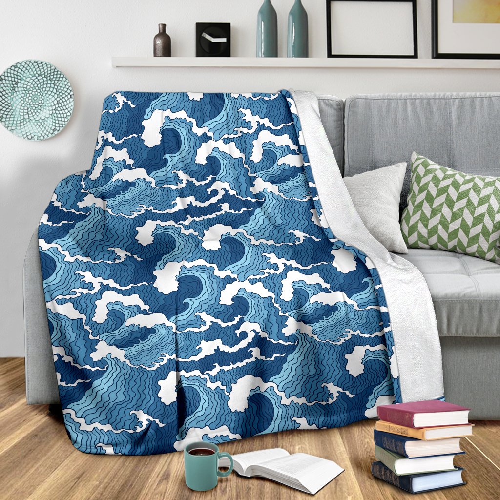 Wave Themed Pattern Print Fleece Blanket