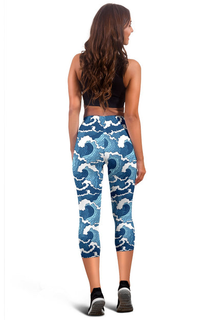 Wave Themed Pattern Print Women Capris