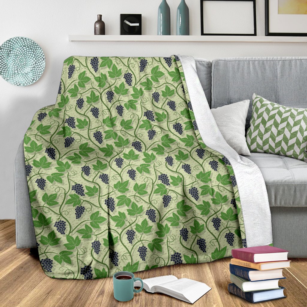Wine Grape Thmed Print Fleece Blanket