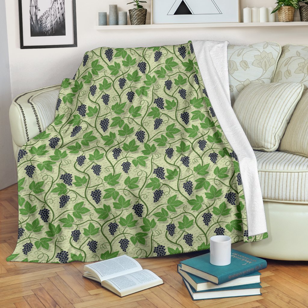 Wine Grape Thmed Print Fleece Blanket