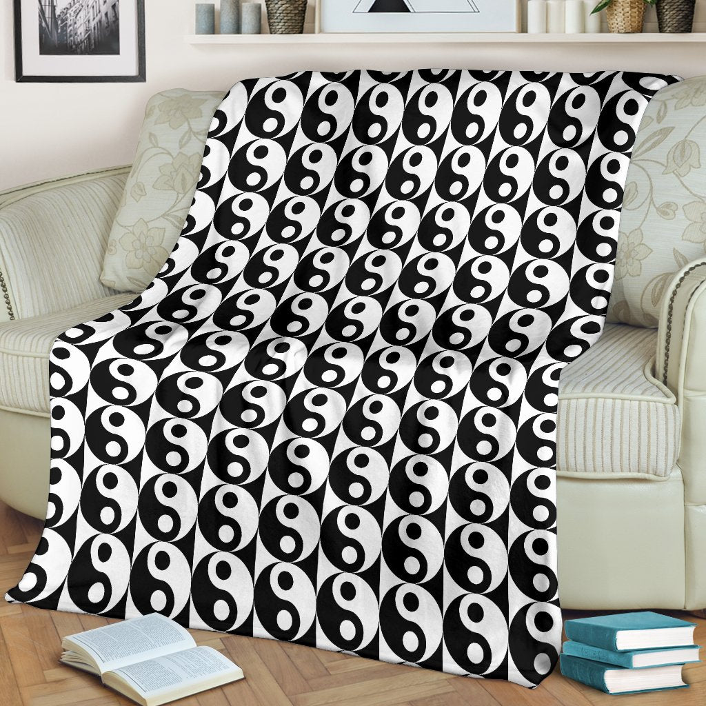 Yin Yang Classic Pattern Design Print Fleece Blanket