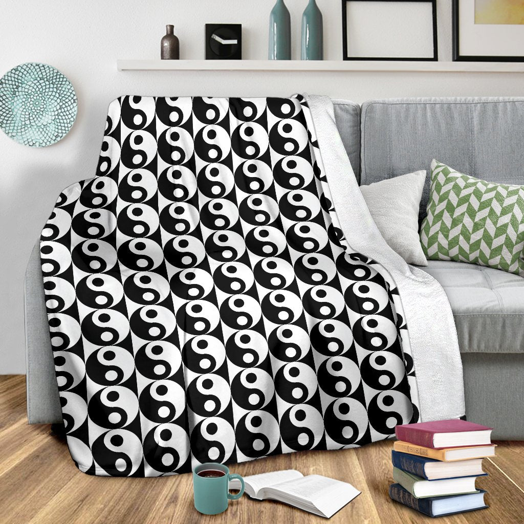 Yin Yang Classic Pattern Design Print Fleece Blanket