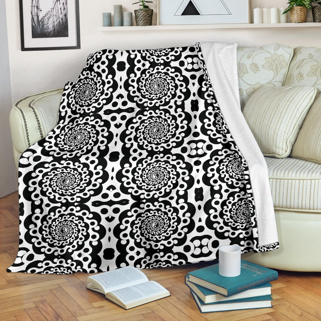 Yin Yang Spiral Design Print Fleece Blanket