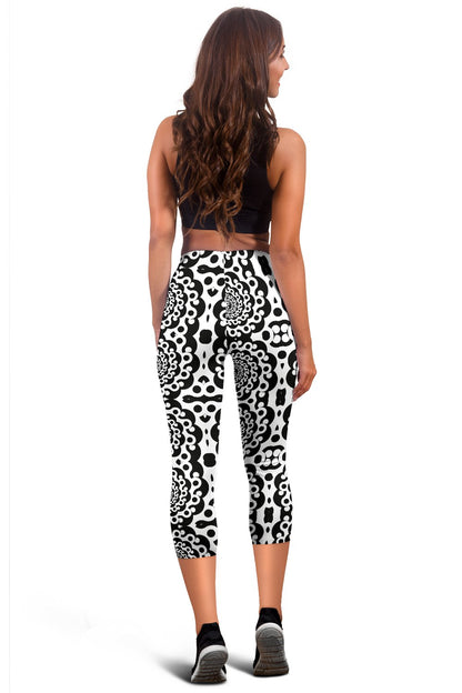 Yin Yang Spiral Design Print Women Capris