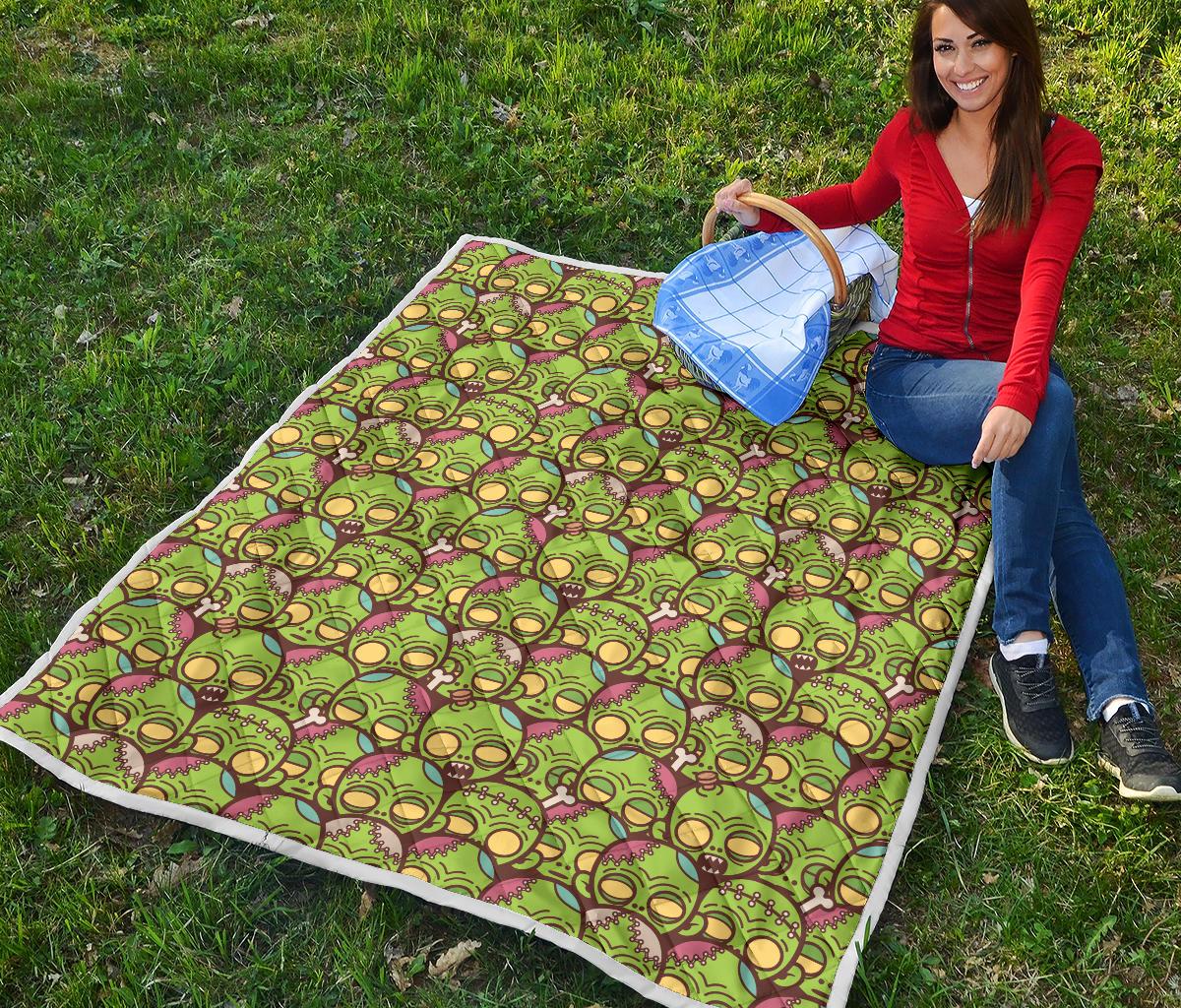 Zombie Head Design Pattern Print Premium Quilt-JTAMIGO.COM